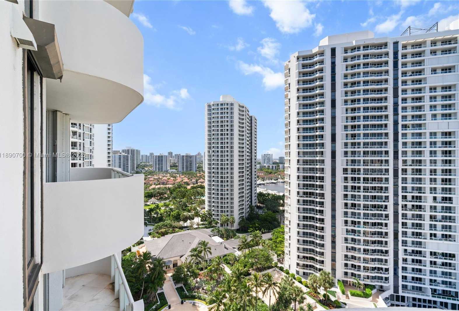 Small Image of 21200 POINT PL #1804, Aventura Number 38