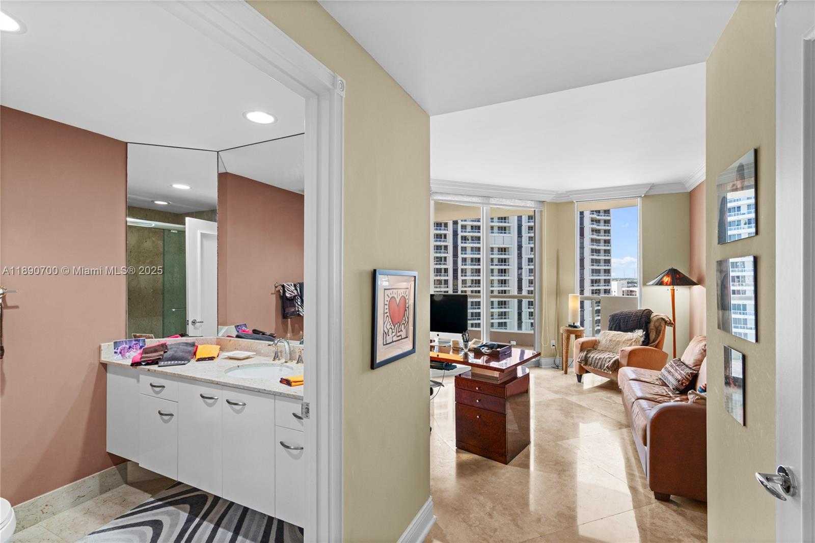 Small Image of 21200 POINT PL #1804, Aventura Number 40