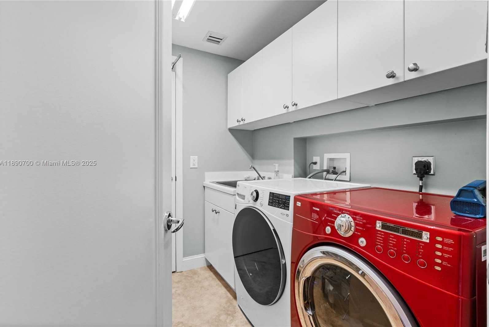 Small Image of 21200 POINT PL #1804, Aventura Number 44