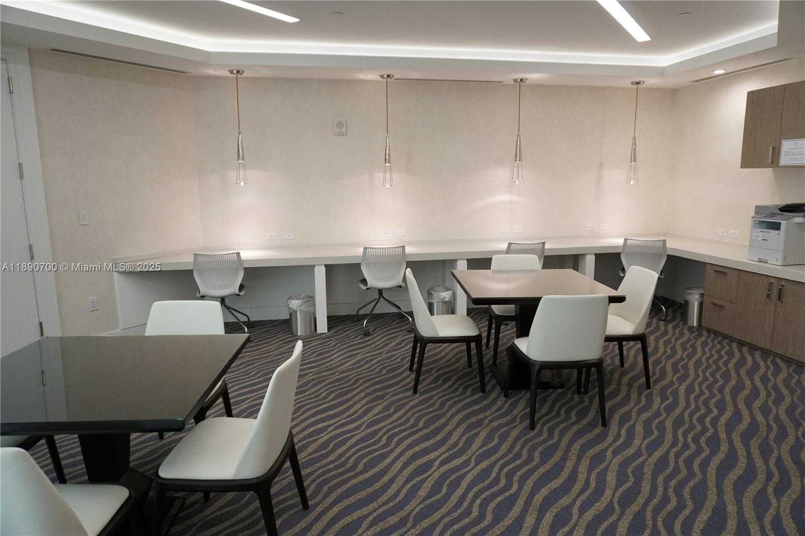 Small Image of 21200 POINT PL #1804, Aventura Number 54
