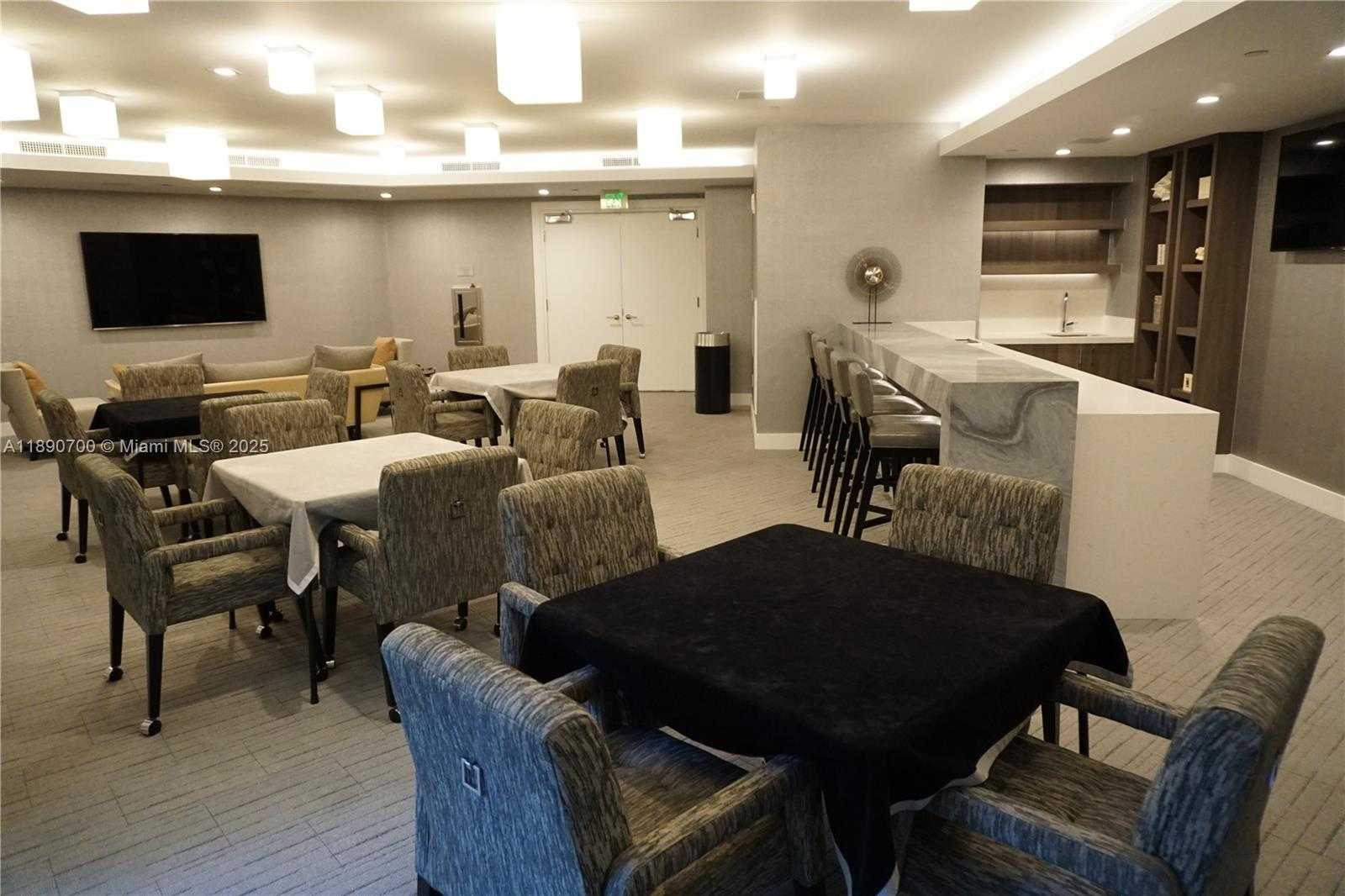 Small Image of 21200 POINT PL #1804, Aventura Number 55
