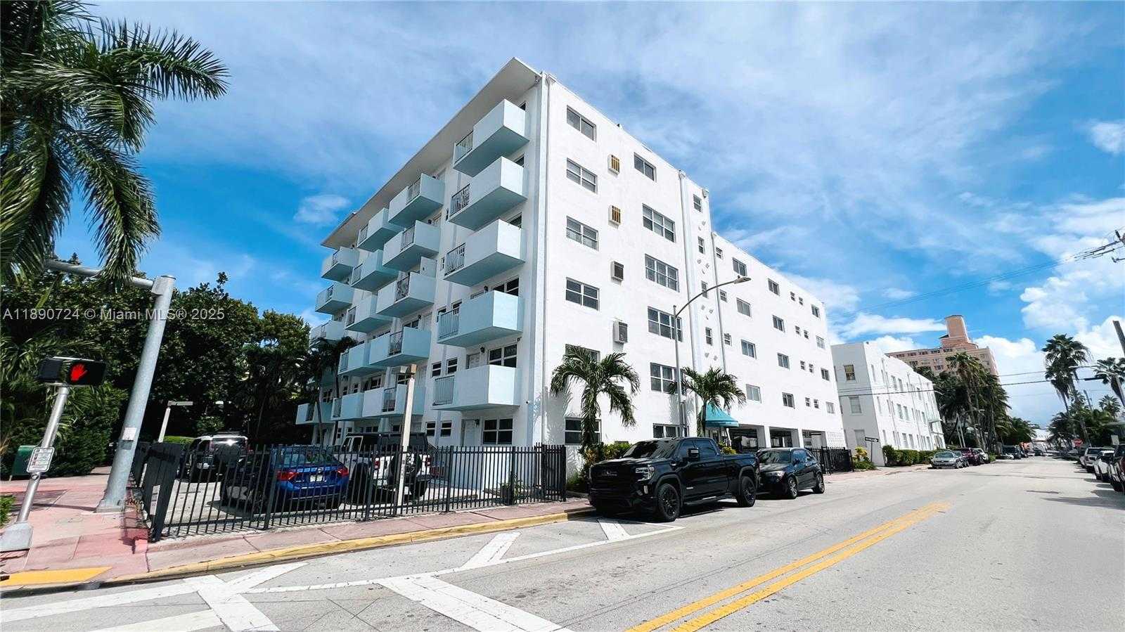 Small Image of 801 MERIDIAN AVE #1A, Miami Beach Number 1