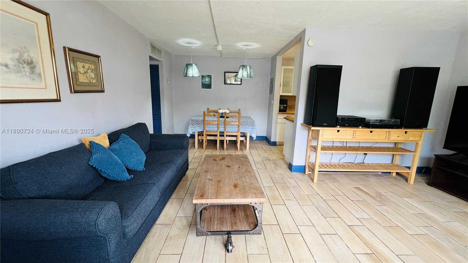 Small Image of 801 MERIDIAN AVE #1A, Miami Beach Number 4