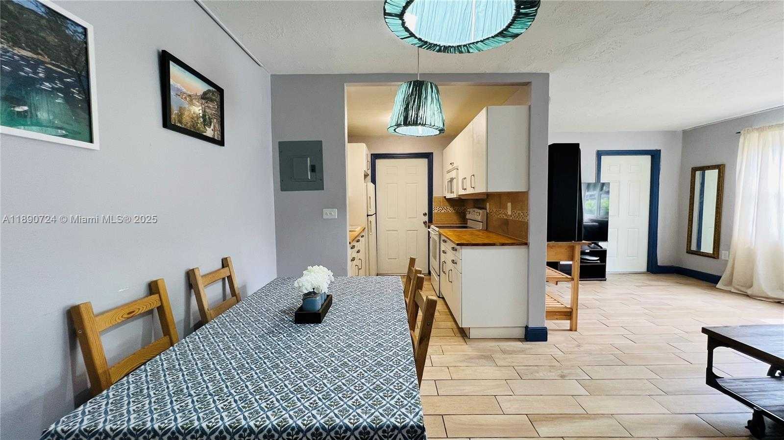 Small Image of 801 MERIDIAN AVE #1A, Miami Beach Number 7