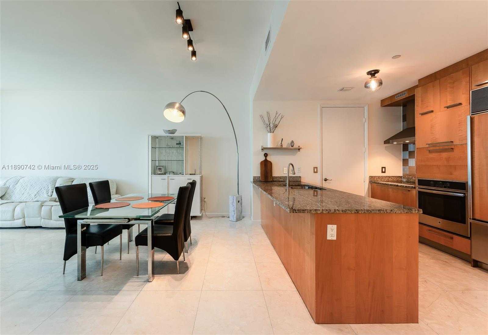 Small Image of 15901 COLLINS AVE #2502, Sunny Isles Beach Number 17
