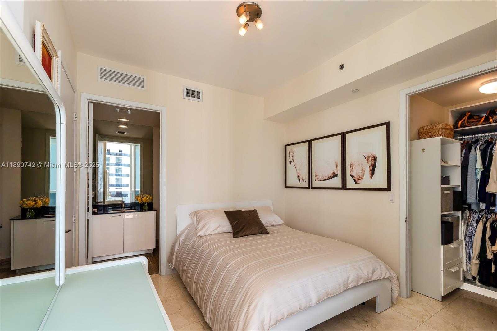 Small Image of 15901 COLLINS AVE #2502, Sunny Isles Beach Number 33