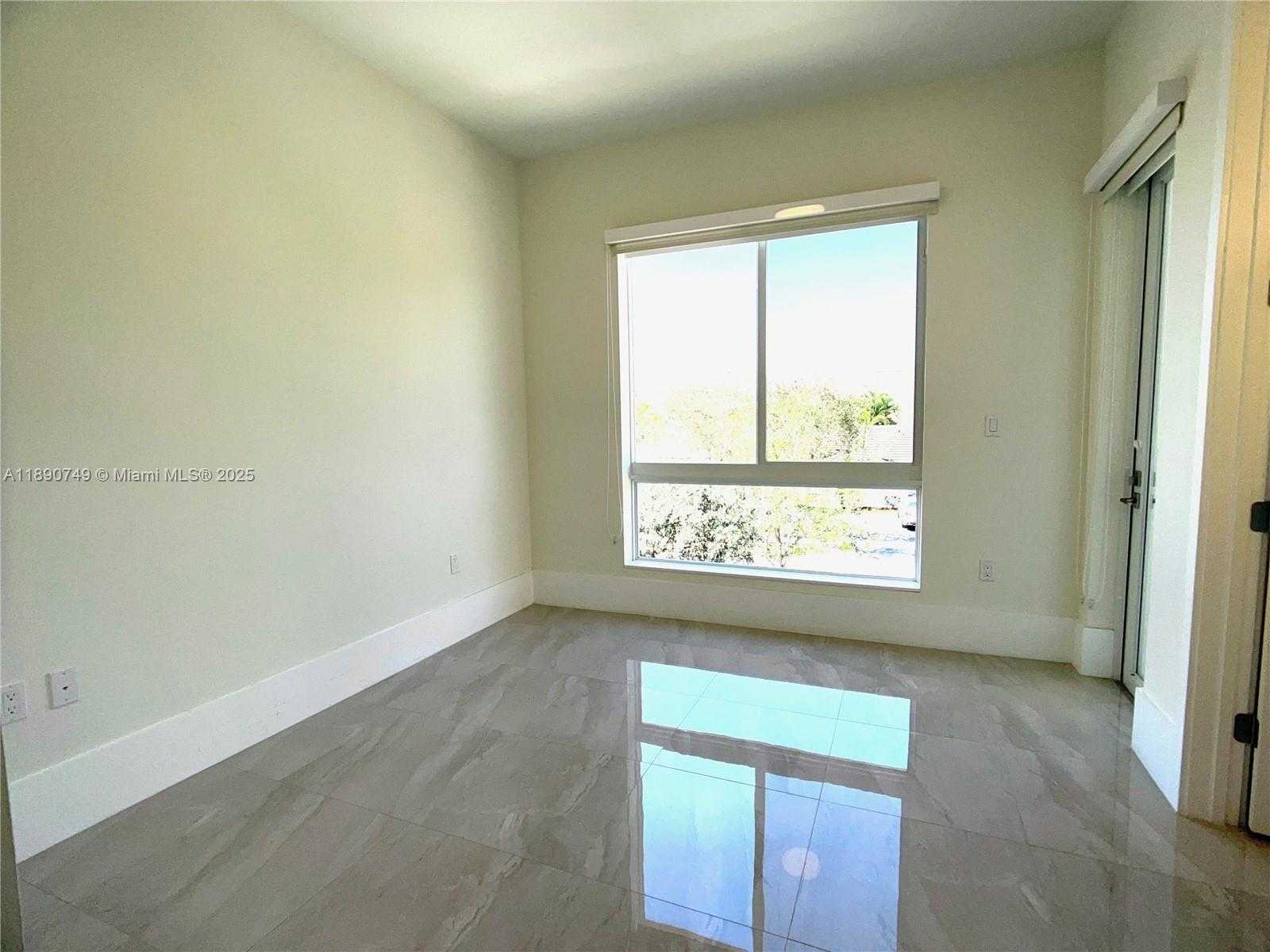 Small Image of 11843 SOUTH WEST 81ST RD, Pinecrest Number 11