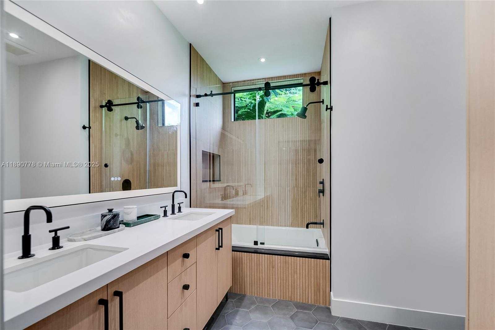 Small Image of 3110 HIBISCUS ST #3110, Miami Number 10