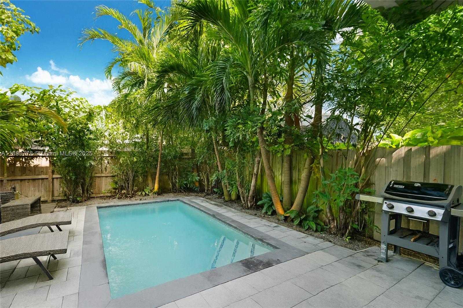 Small Image of 3110 HIBISCUS ST #3110, Miami Number 16