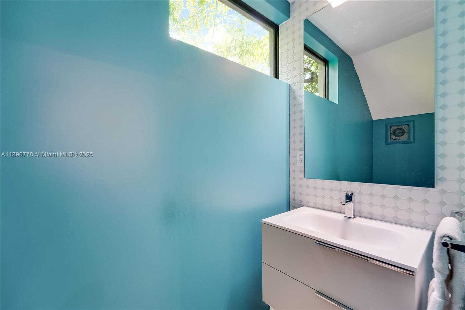 Small Image of 3110 HIBISCUS ST #3110, Miami Number 17