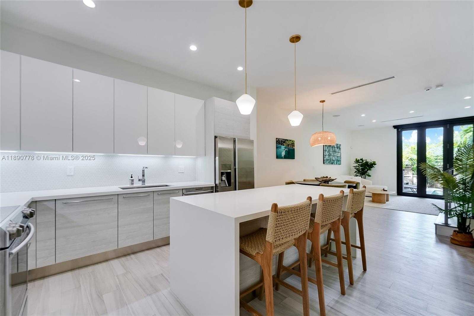 Small Image of 3110 HIBISCUS ST #3110, Miami Number 3