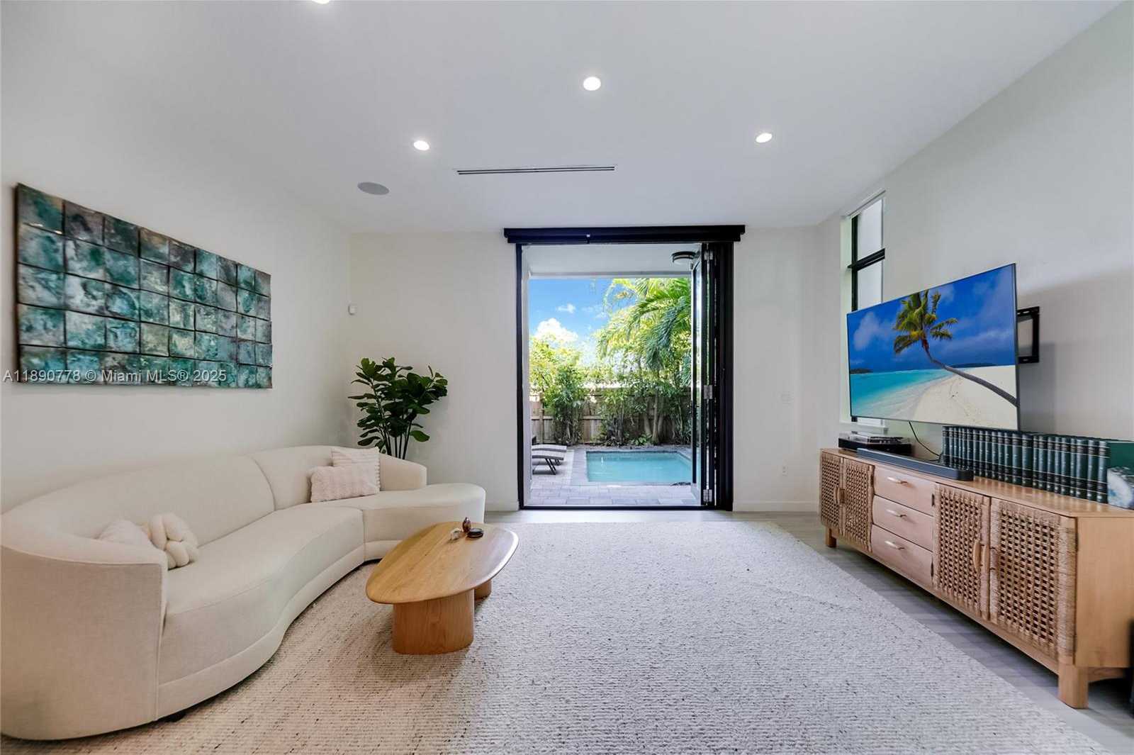 Small Image of 3110 HIBISCUS ST #3110, Miami Number 5