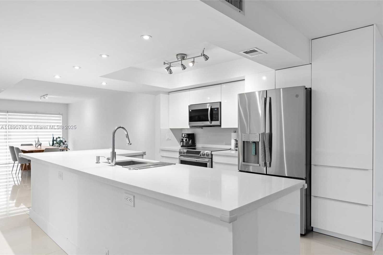 Small Image of 361 FERN DR #7-3, Weston Number 13