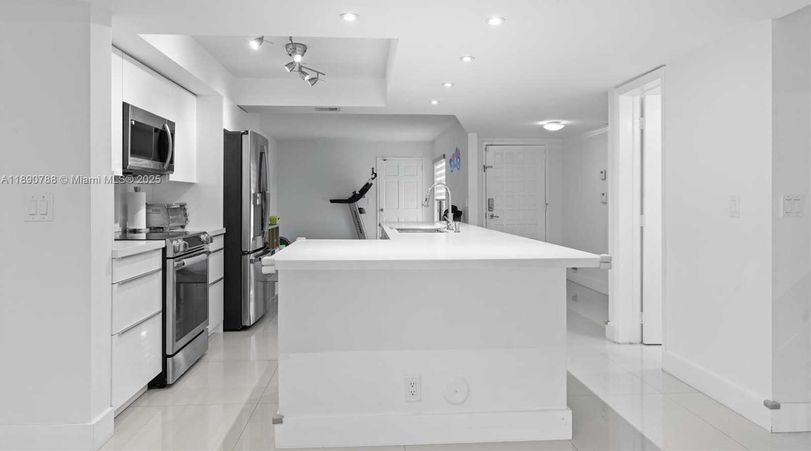 Small Image of 361 FERN DR #7-3, Weston Number 14