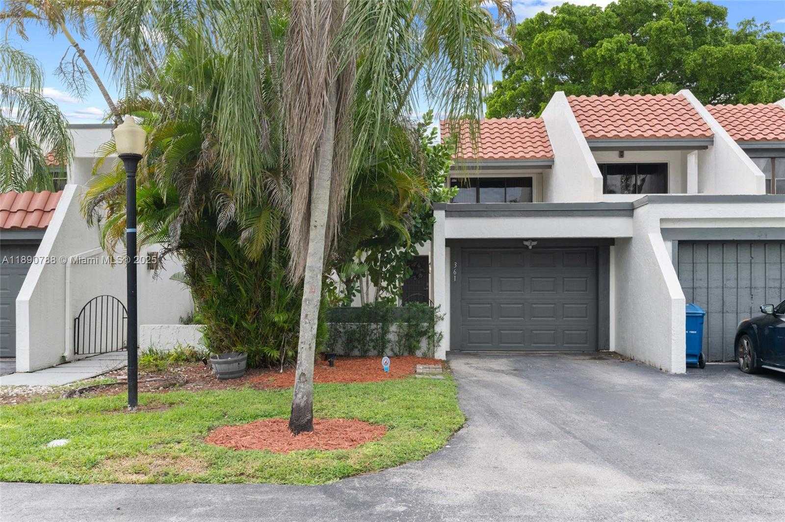Small Image of 361 FERN DR #7-3, Weston Number 3