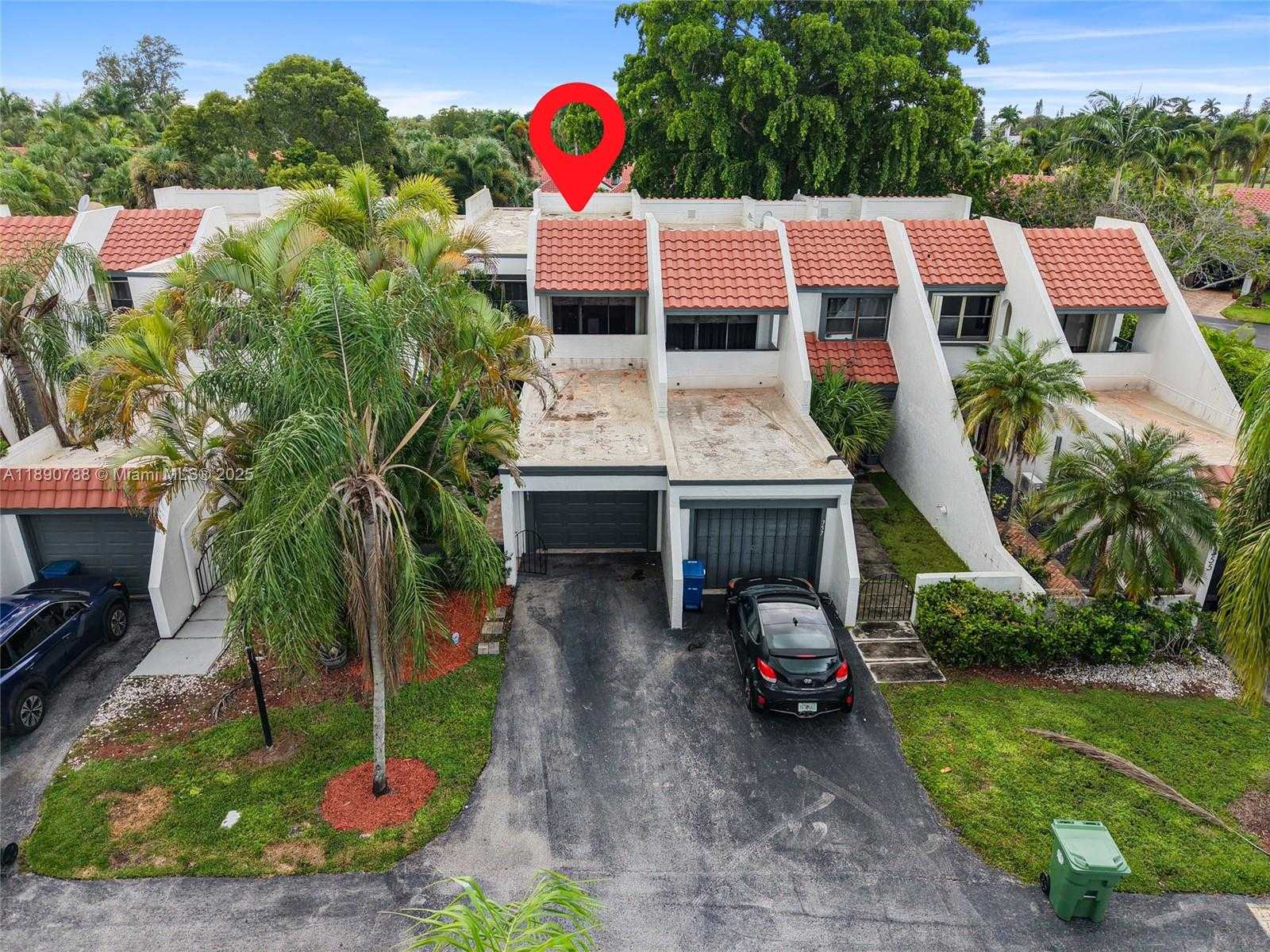 Small Image of 361 FERN DR #7-3, Weston Number 31