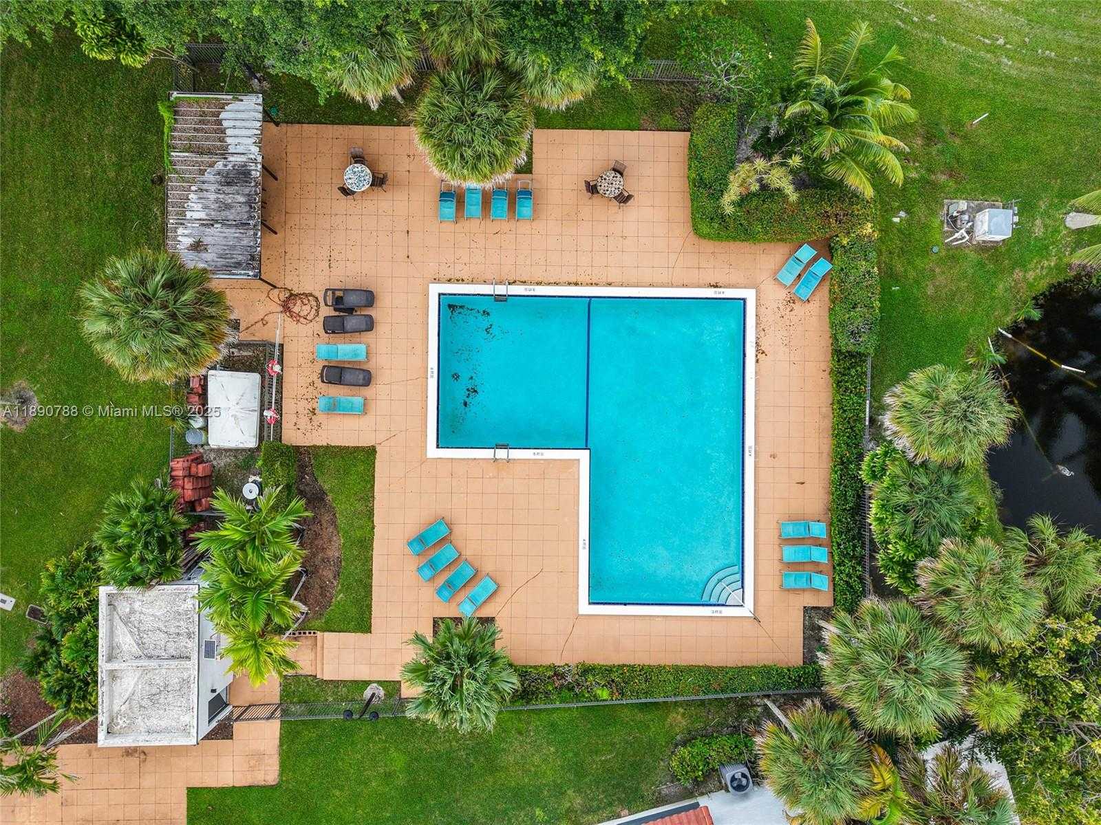 Small Image of 361 FERN DR #7-3, Weston Number 34