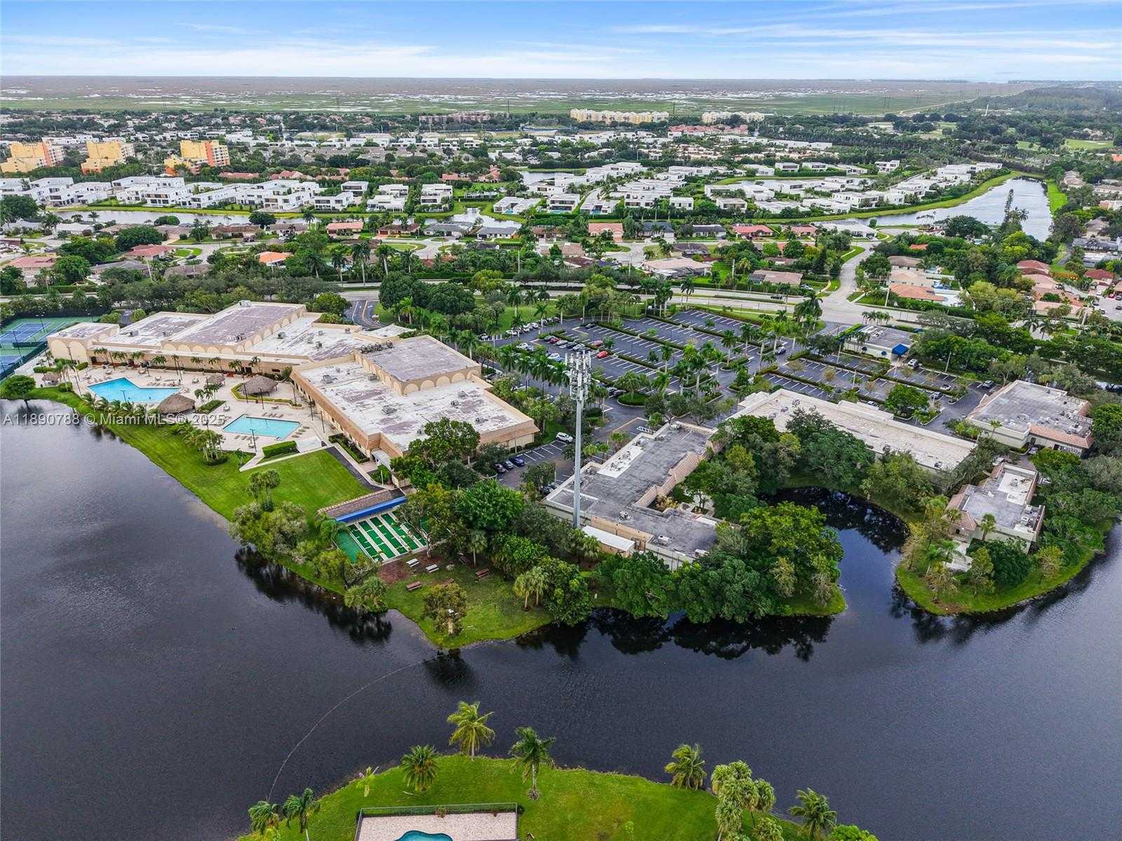 Small Image of 361 FERN DR #7-3, Weston Number 37