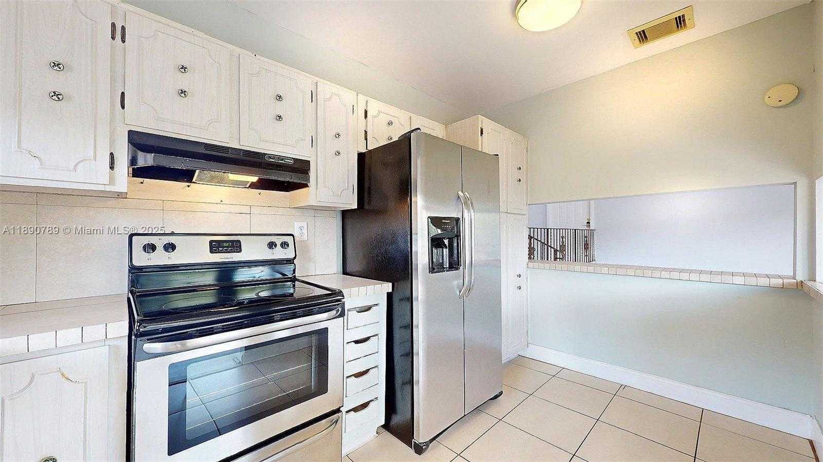 Small Image of 4850 SOUTH WEST 63RD TER #131, Davie Number 19