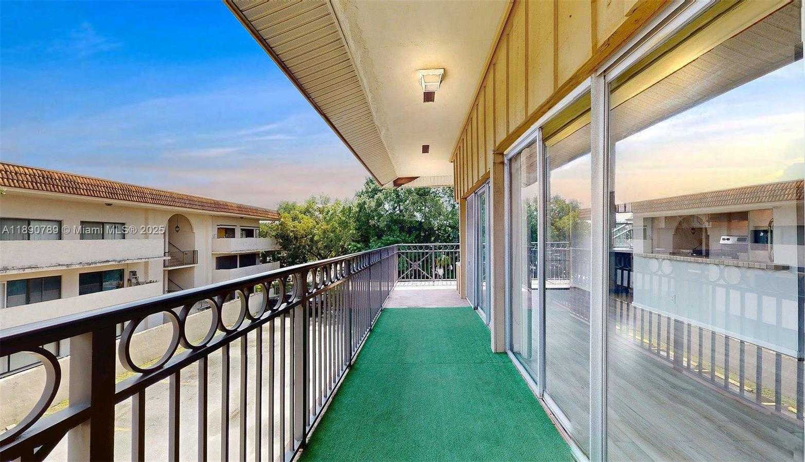 Small Image of 4850 SOUTH WEST 63RD TER #131, Davie Number 2