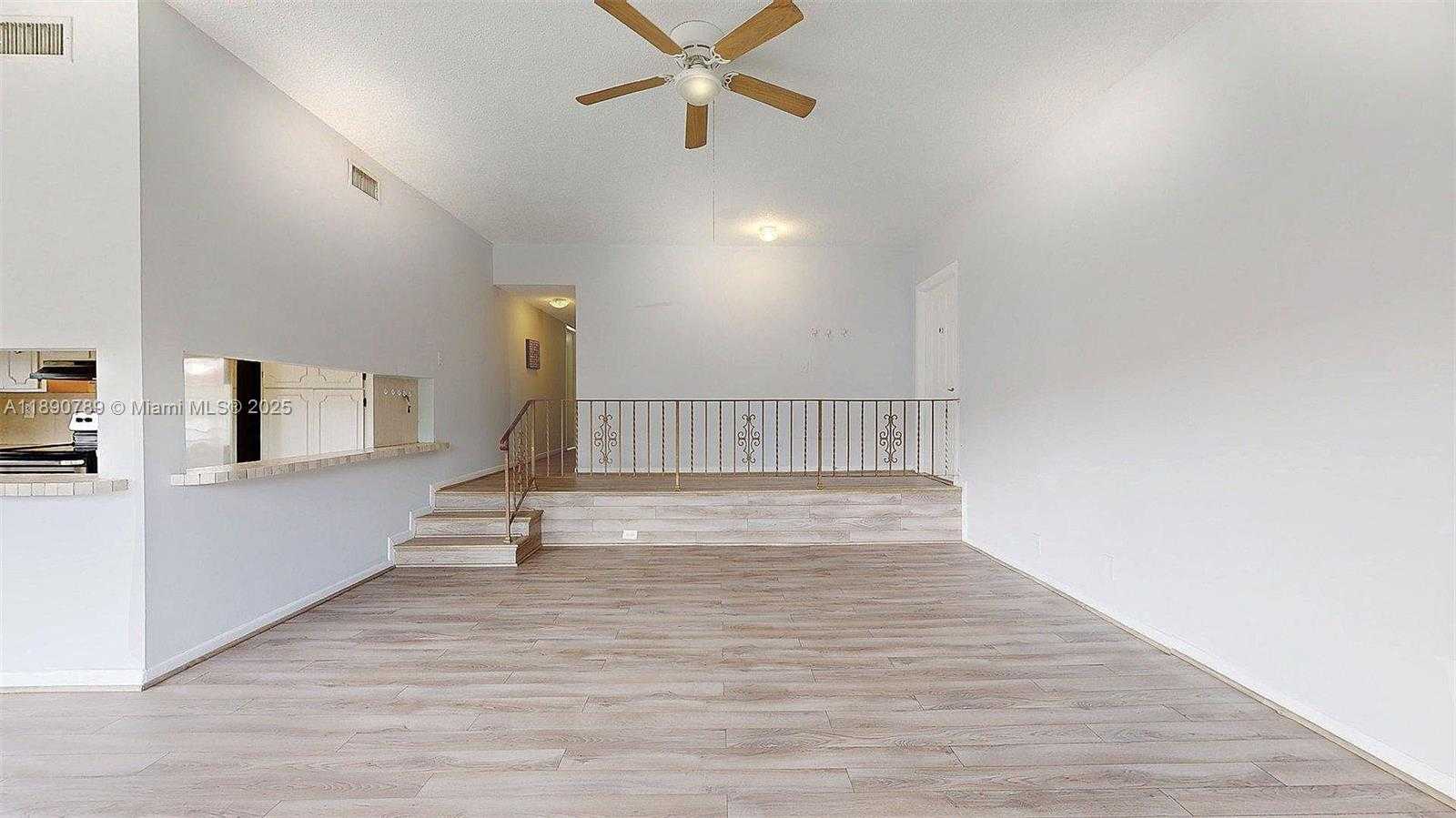 Small Image of 4850 SOUTH WEST 63RD TER #131, Davie Number 25