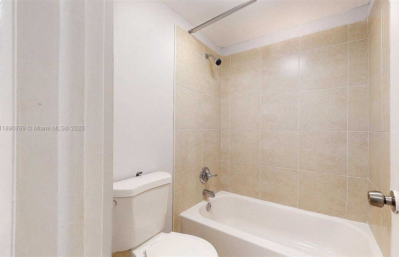 Small Image of 4850 SOUTH WEST 63RD TER #131, Davie Number 4