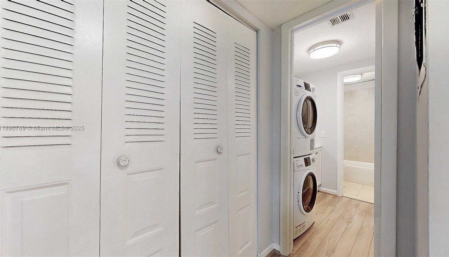 Small Image of 4850 SOUTH WEST 63RD TER #131, Davie Number 5