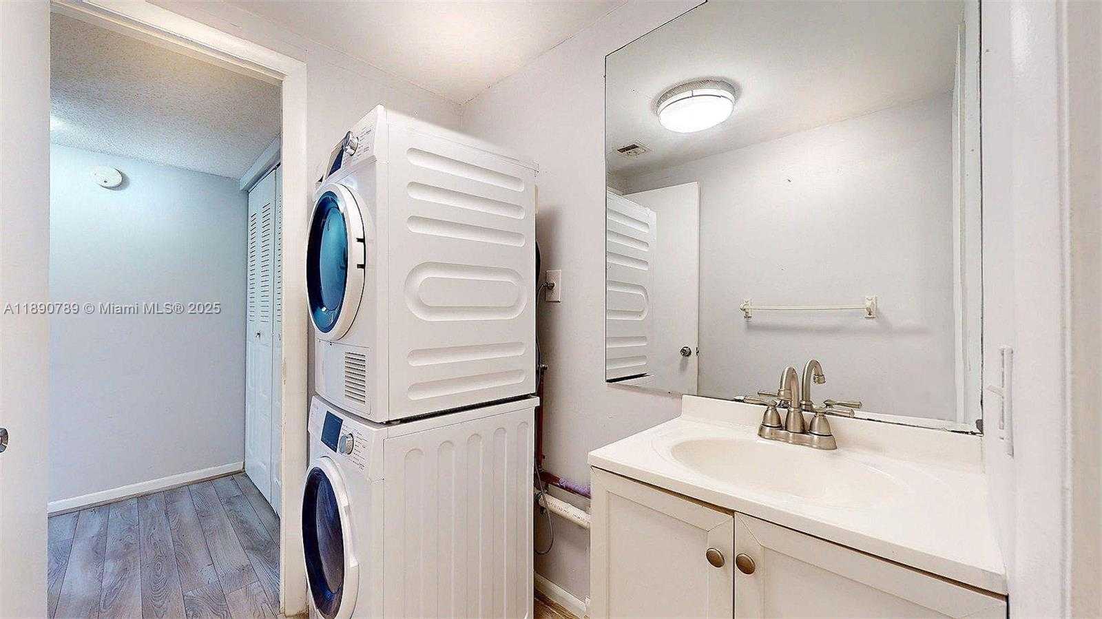 Small Image of 4850 SOUTH WEST 63RD TER #131, Davie Number 6