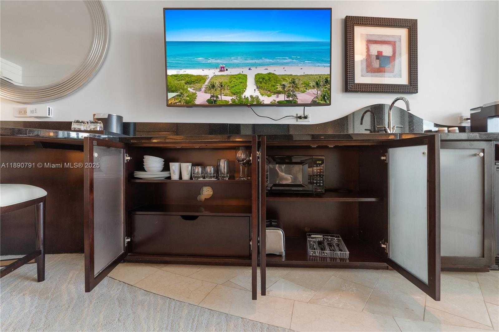 Small Image of 4391 COLLINS AVE #402, Miami Beach Number 18