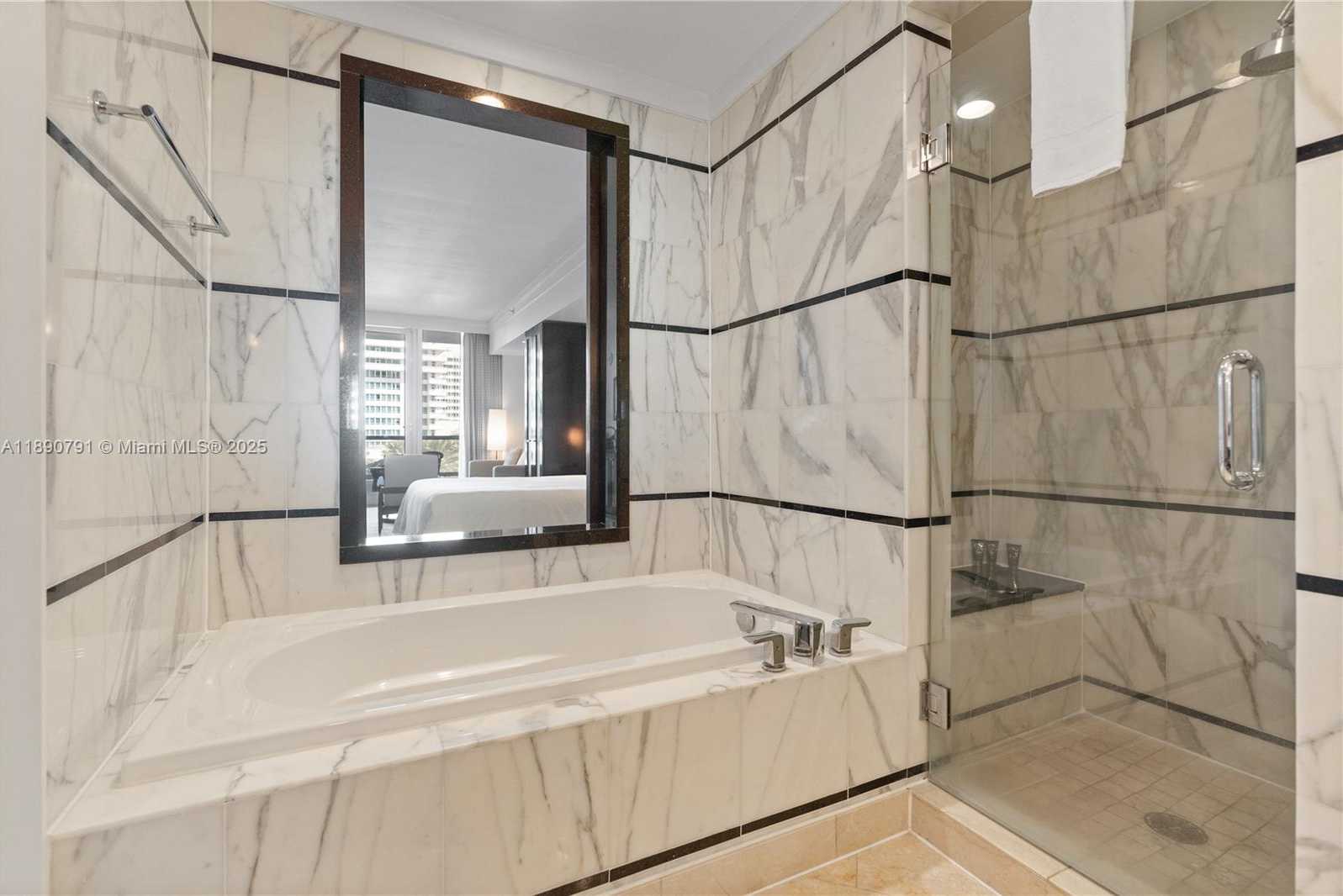 Small Image of 4391 COLLINS AVE #402, Miami Beach Number 26