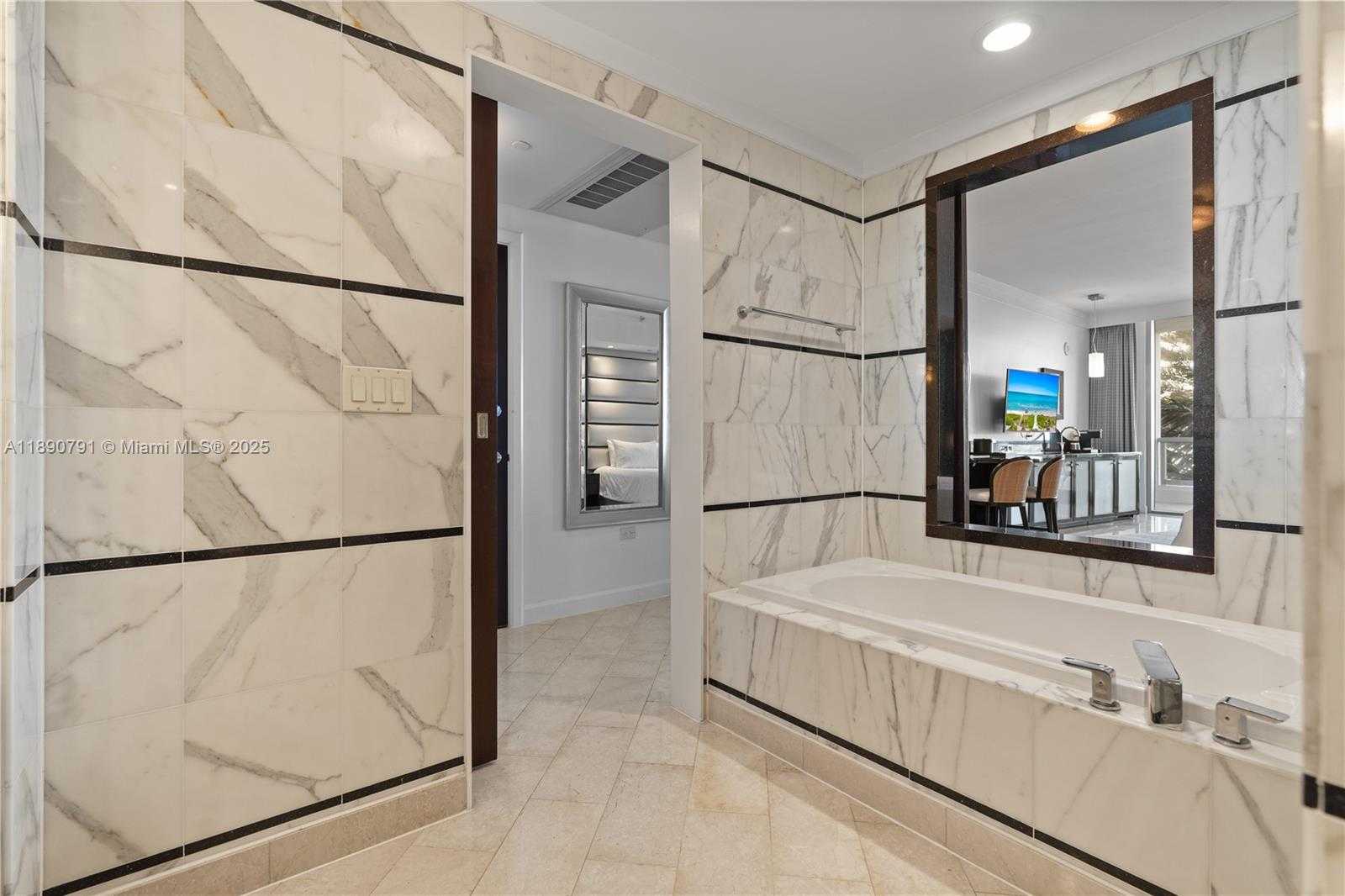 Small Image of 4391 COLLINS AVE #402, Miami Beach Number 27