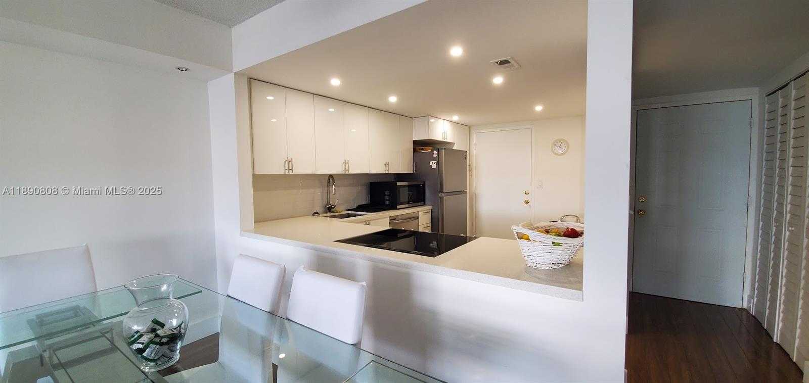 Small Image of 1351 NORTH EAST MIAMI GARDENS DR #202E, Miami Number 5