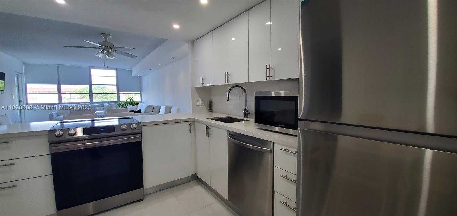 Small Image of 1351 NORTH EAST MIAMI GARDENS DR #202E, Miami Number 7