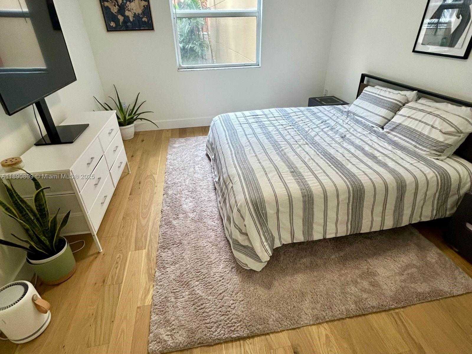 Small Image of 17150 NORTH BAY RD #2321, Sunny Isles Beach Number 3