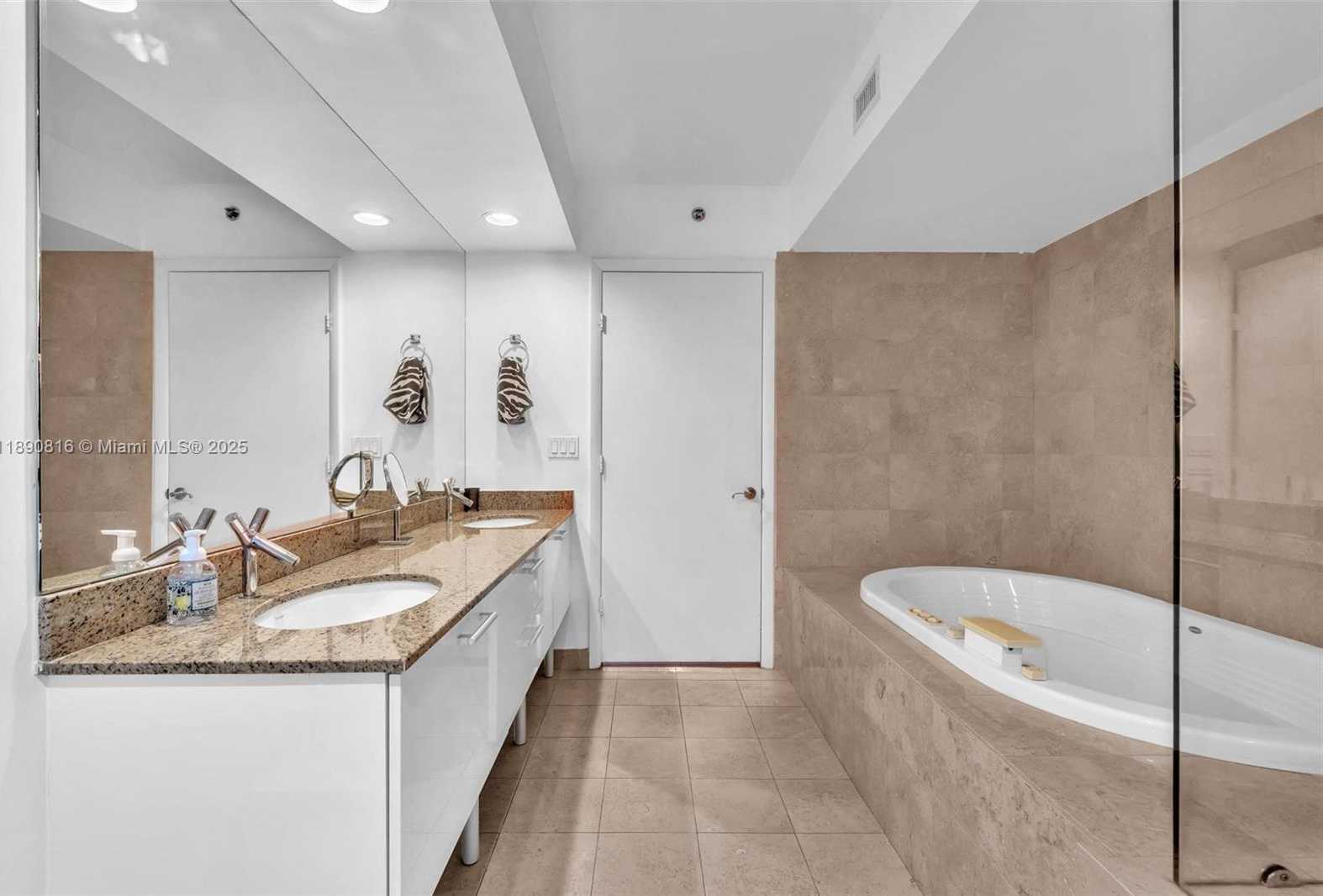 Small Image of 17201 COLLINS AVE #1107, Sunny Isles Beach Number 31