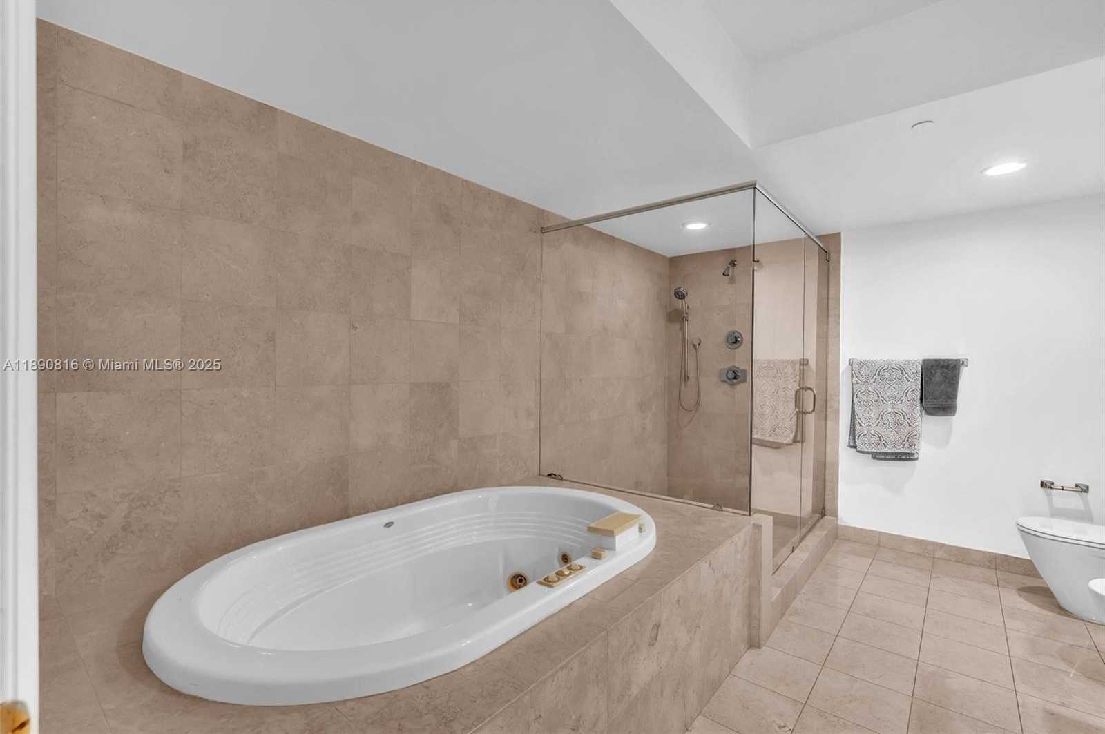Small Image of 17201 COLLINS AVE #1107, Sunny Isles Beach Number 32