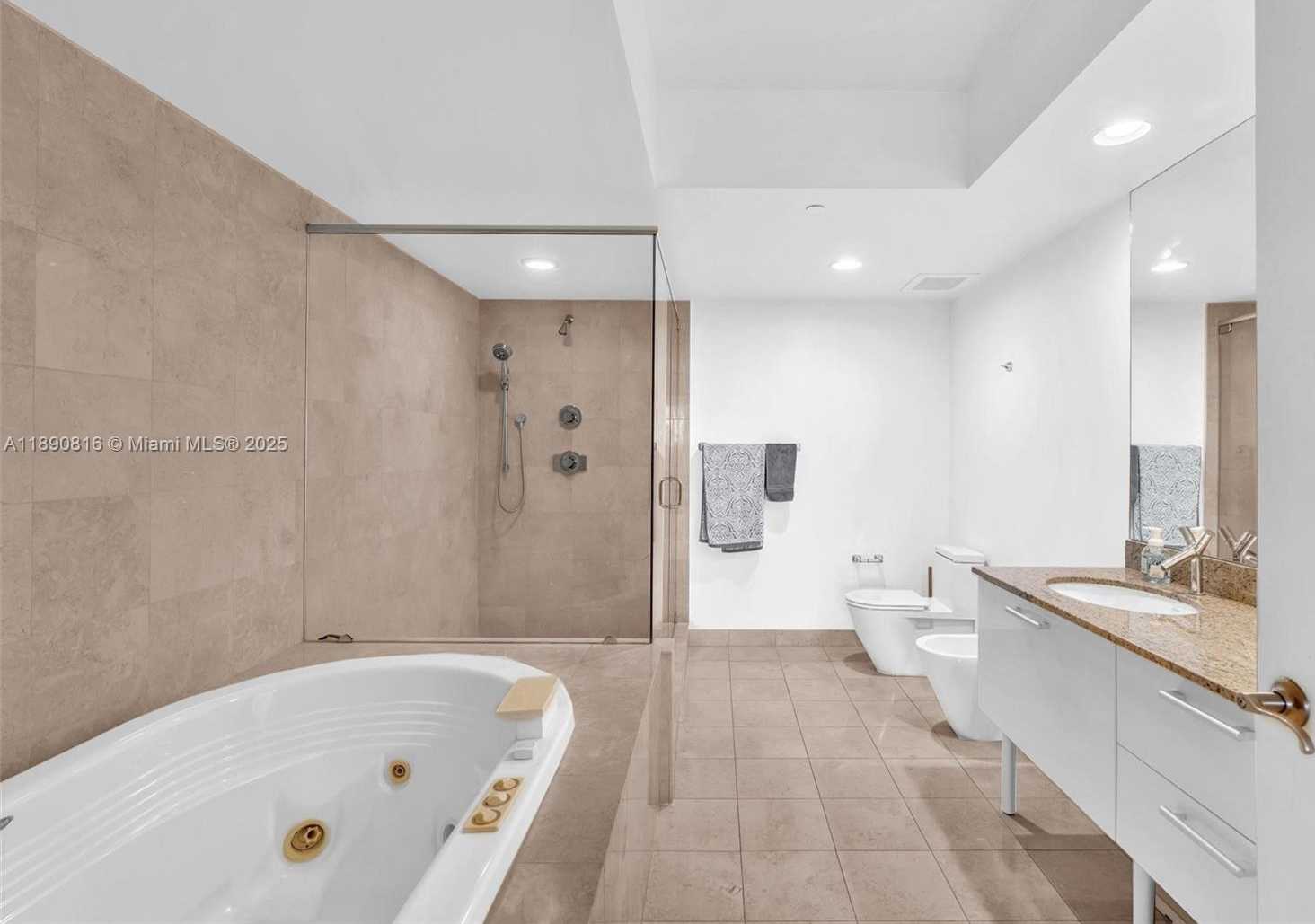 Small Image of 17201 COLLINS AVE #1107, Sunny Isles Beach Number 34