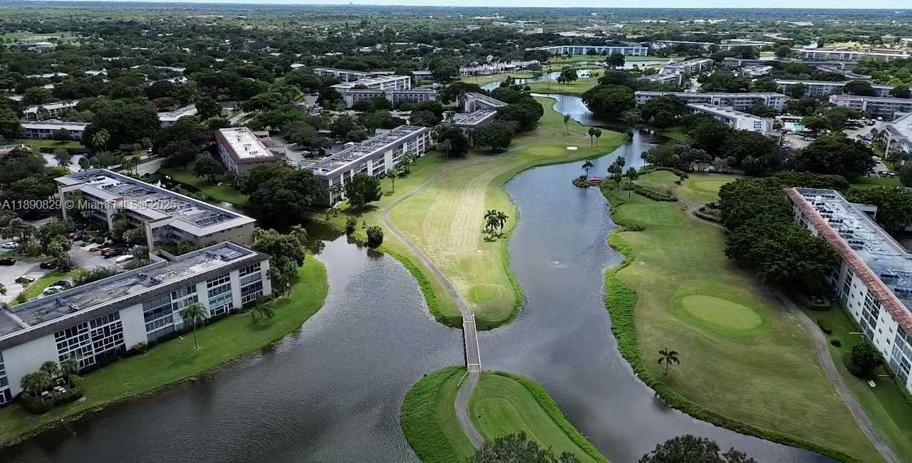 Small Image of 4301 MARTINIQUE CIR #E4, Coconut Creek Number 17