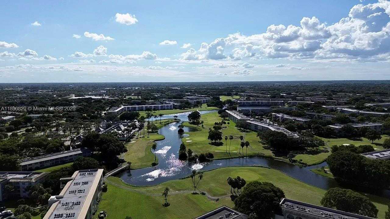 Small Image of 4301 MARTINIQUE CIR #E4, Coconut Creek Number 24