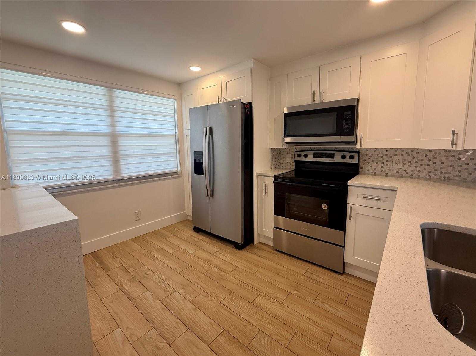 Small Image of 4301 MARTINIQUE CIR #E4, Coconut Creek Number 4