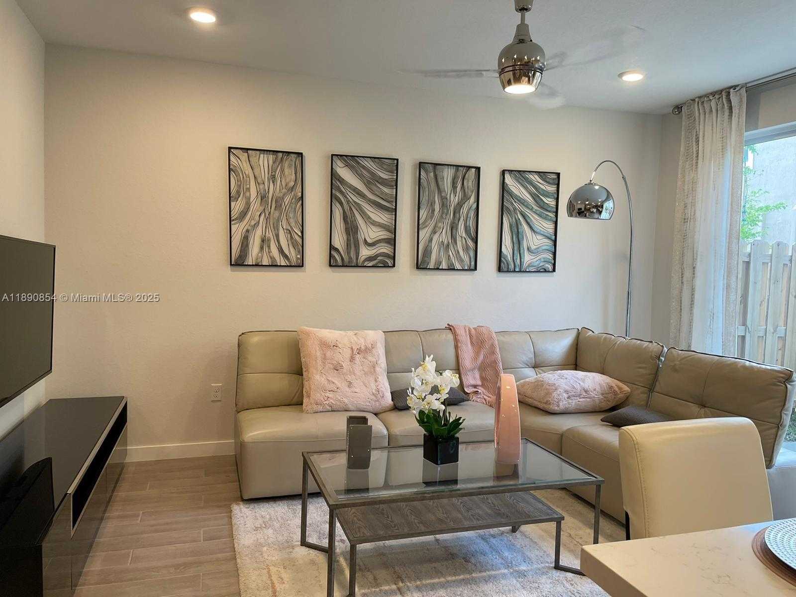 Small Image of 2423 SOUTH EAST 11TH ST, Homestead Number 3