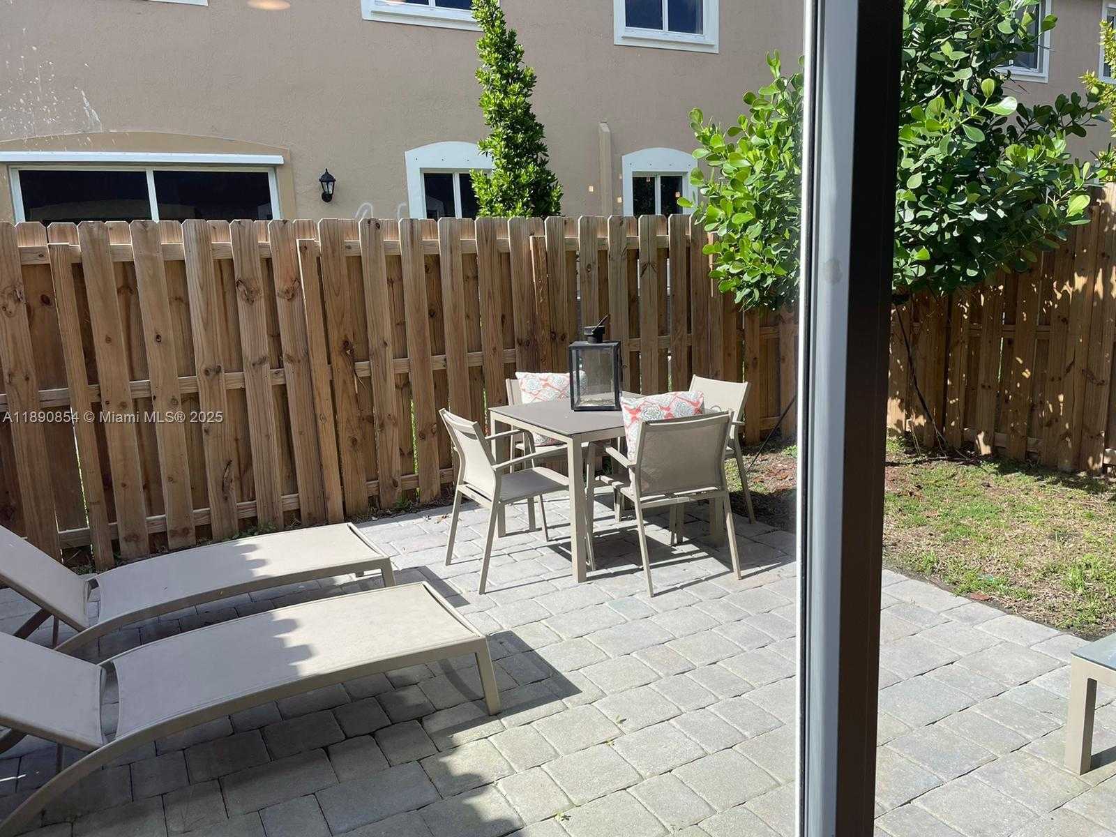 Small Image of 2423 SOUTH EAST 11TH ST, Homestead Number 4