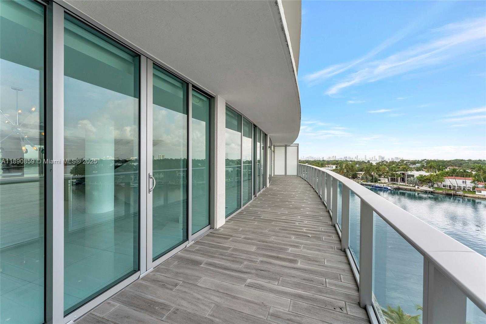 Small Image of 6620 INDIAN CREEK DR #PH711, Miami Beach Number 16