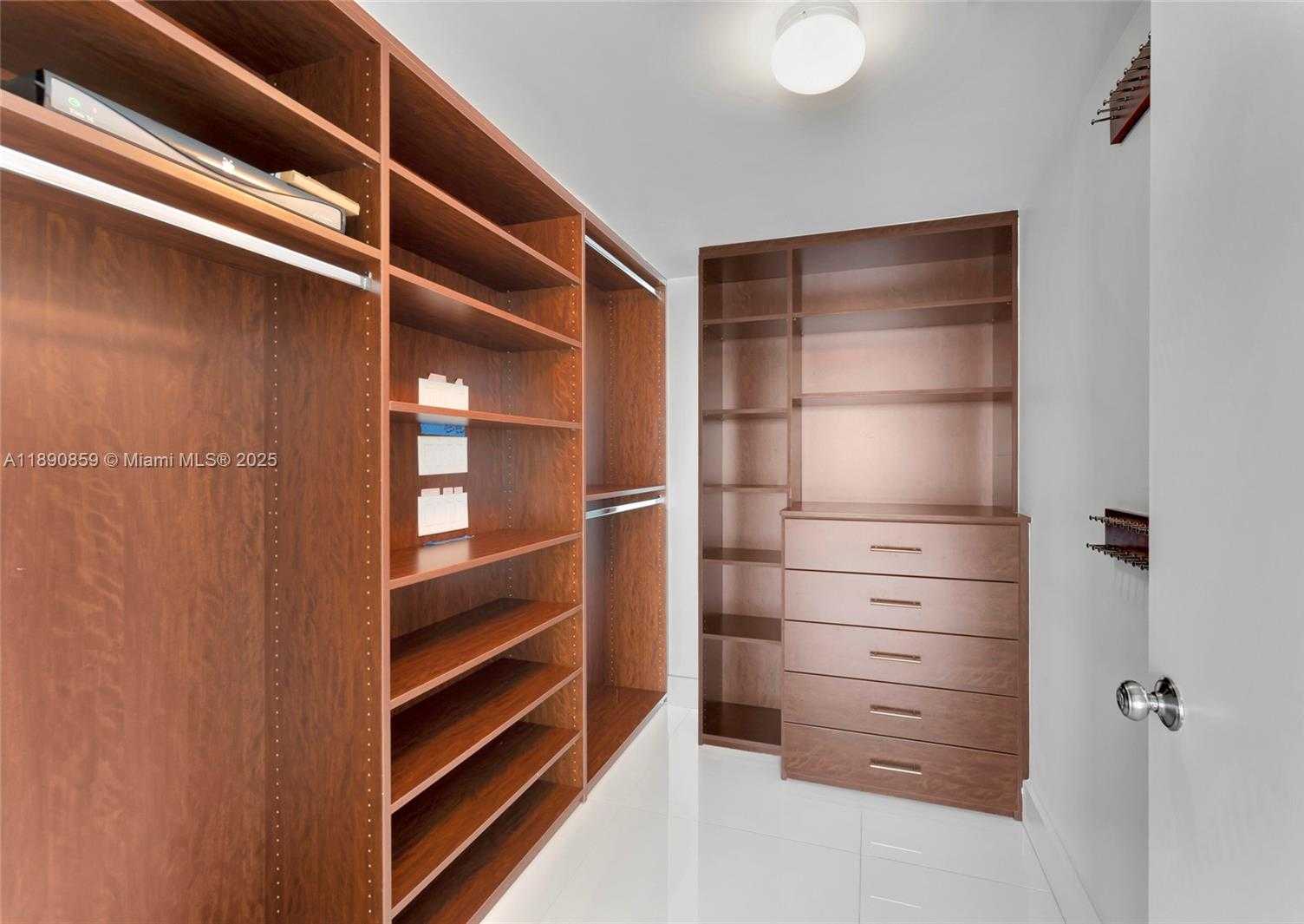 Small Image of 6620 INDIAN CREEK DR #PH711, Miami Beach Number 25