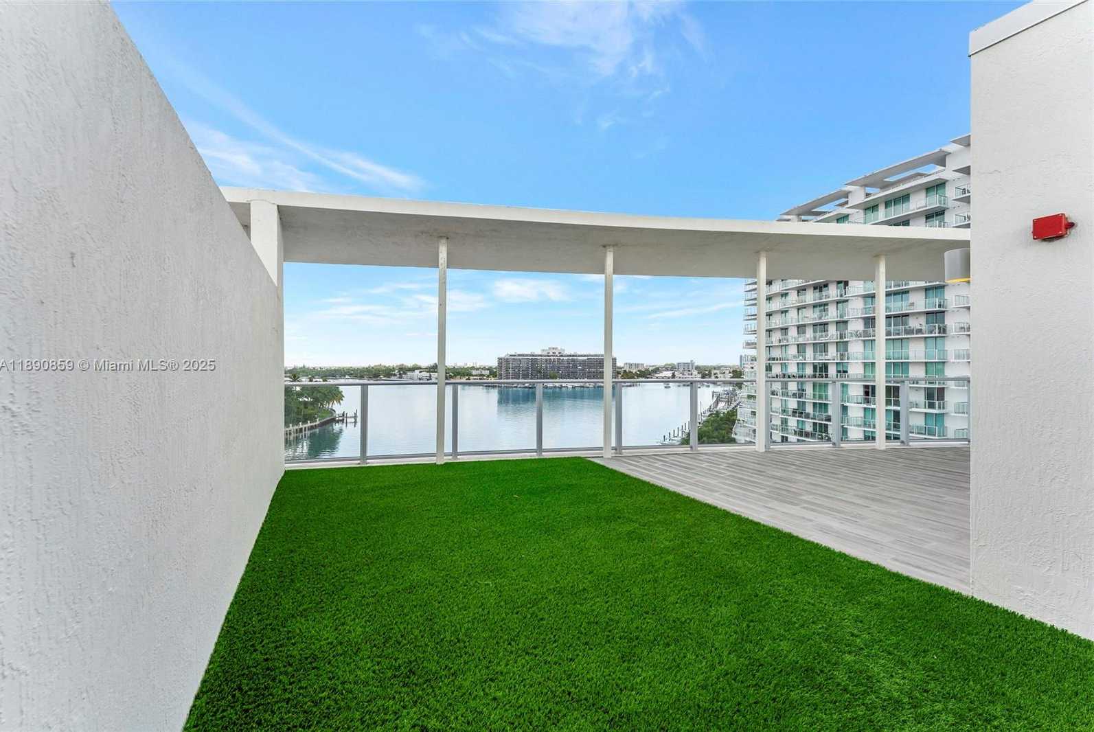 Small Image of 6620 INDIAN CREEK DR #PH711, Miami Beach Number 3