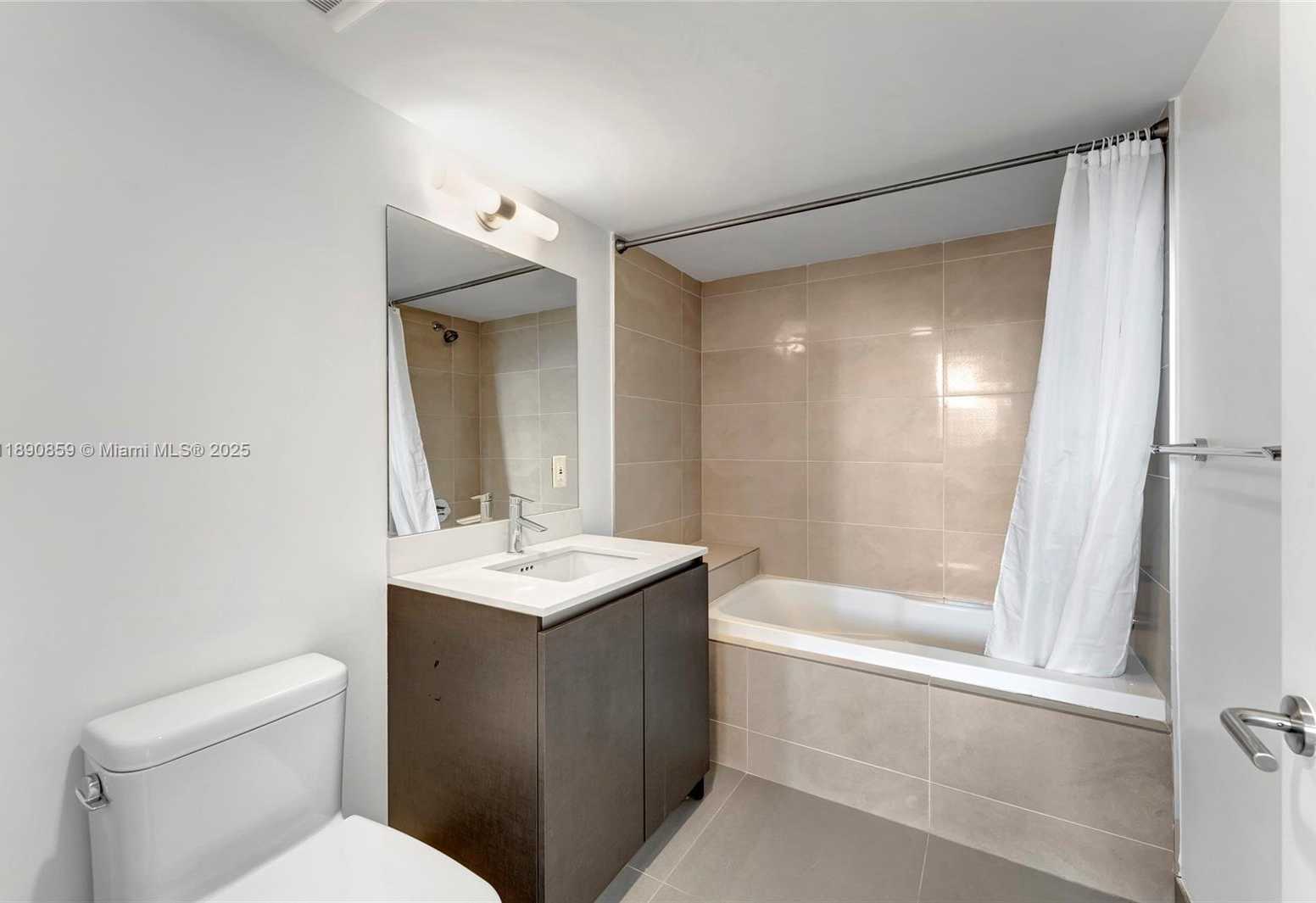 Small Image of 6620 INDIAN CREEK DR #PH711, Miami Beach Number 35