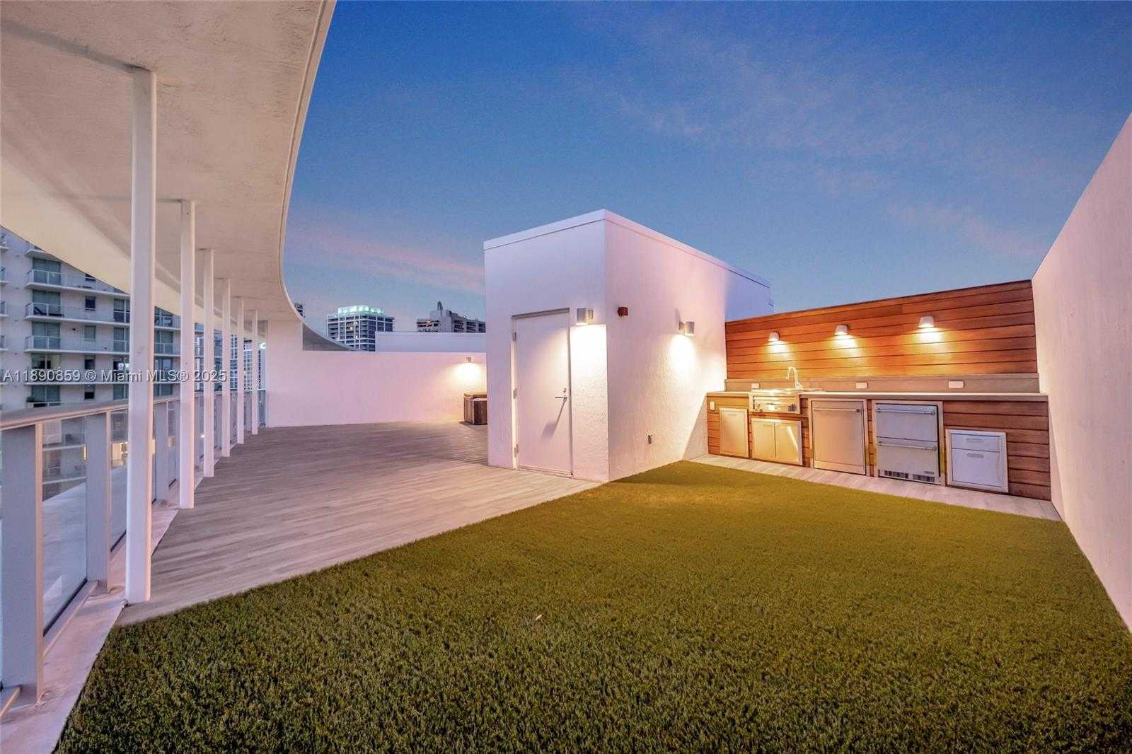 Small Image of 6620 INDIAN CREEK DR #PH711, Miami Beach Number 46