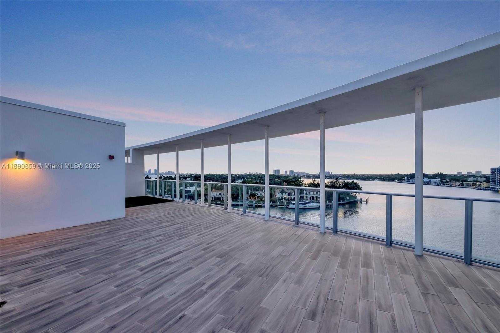 Small Image of 6620 INDIAN CREEK DR #PH711, Miami Beach Number 54