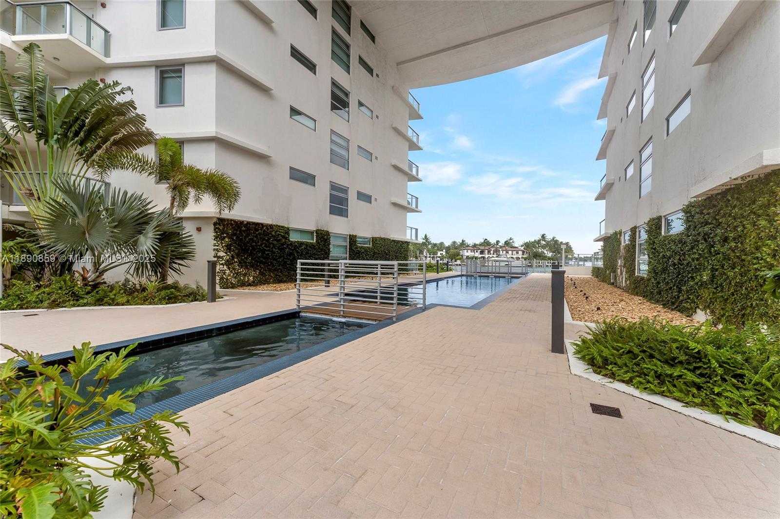 Small Image of 6620 INDIAN CREEK DR #PH711, Miami Beach Number 69