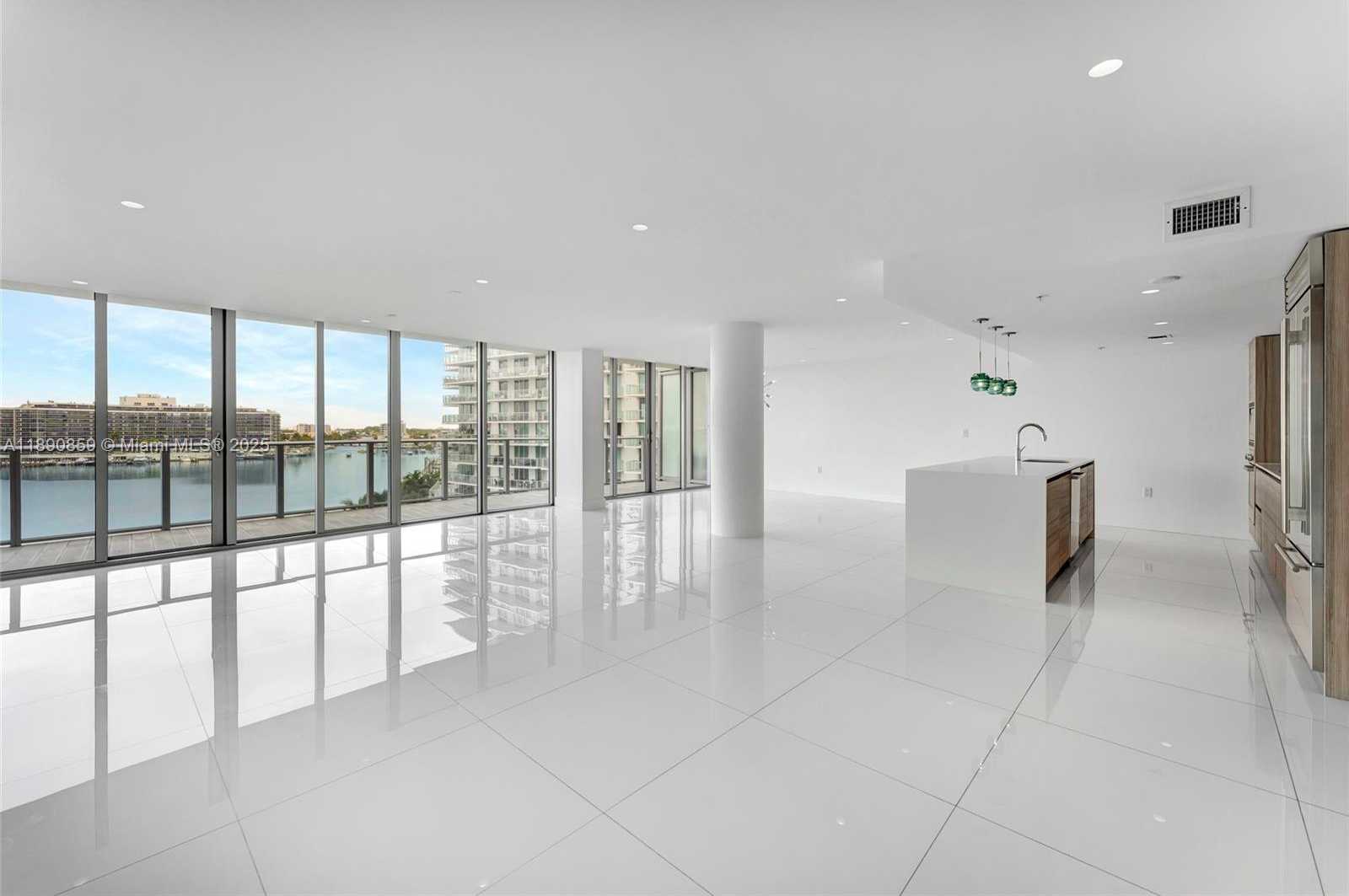 Small Image of 6620 INDIAN CREEK DR #PH711, Miami Beach Number 8